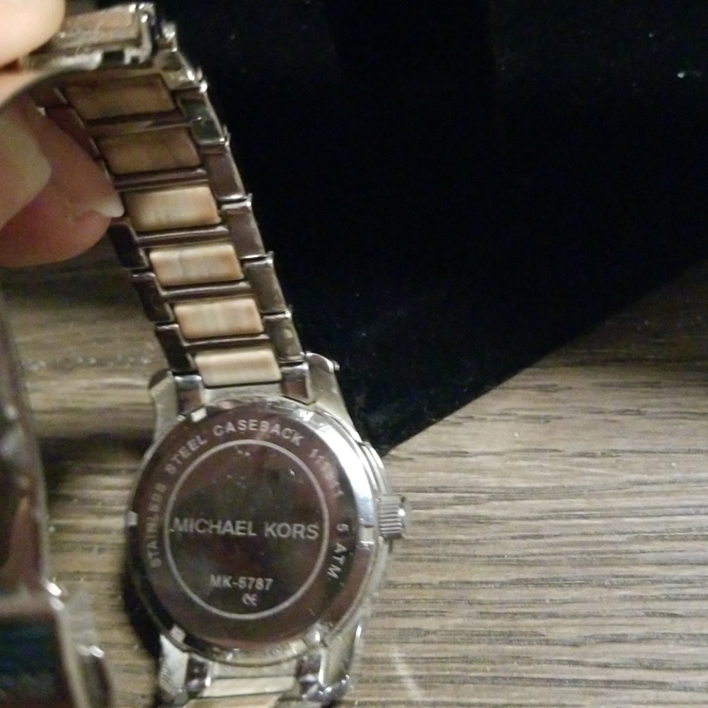 Watch - Picture 2 of 4